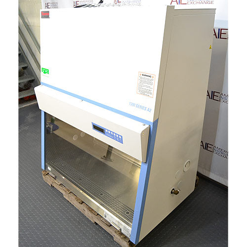 Thermo Scientific 1305 biosafety cabinet
