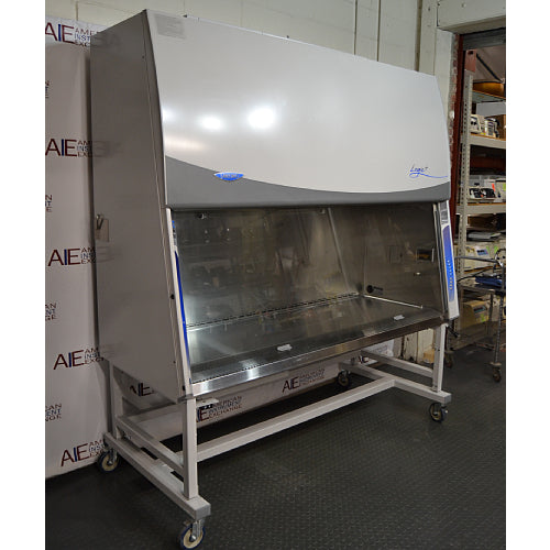 Biosafety Cabinets & Fume Hoods