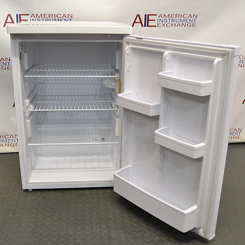 VWR SCUCFS-0404 Undercounter Refrigerator - Internal view