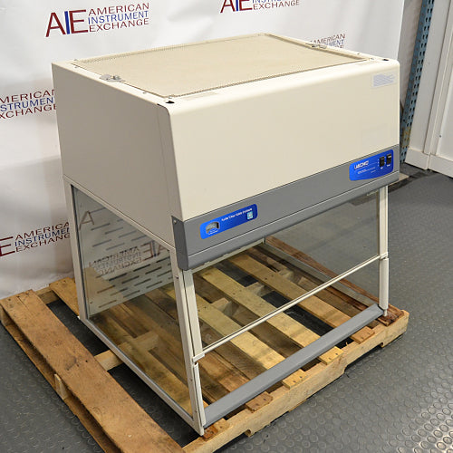 Labconco Purifier 3980301 Class 1 safety enclosure ka left angle view, jisme left side ka panel, top exhaust filter housing, transparent glass side walls, aur front sash saaf dikhai de rahe hain.   