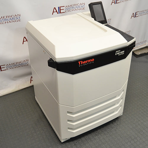 Thermo Sorvall Lynx 6000 superspeed refrigerated centrifuge ka left angle view, jisme left side external panel, touchscreen display, aur closed lid left angle se saaf dikhai de rahe hain.   