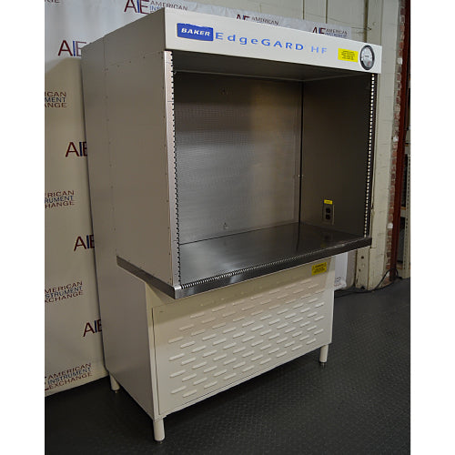 Baker EdgeGard EG4320 Horizontal Laminar Flow Clean Bench